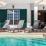 Coral - Private Large Pool & Garden Willa