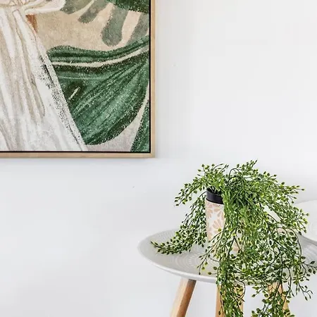 Coral - Private Large Pool & Garden