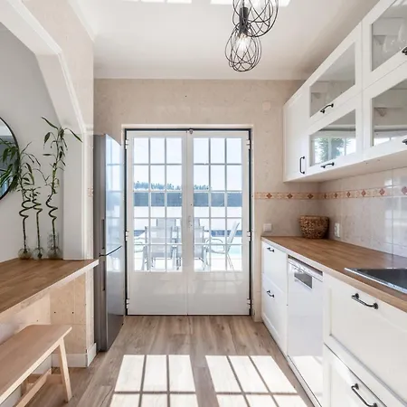 Villa Coral - Private Large Pool & Garden *