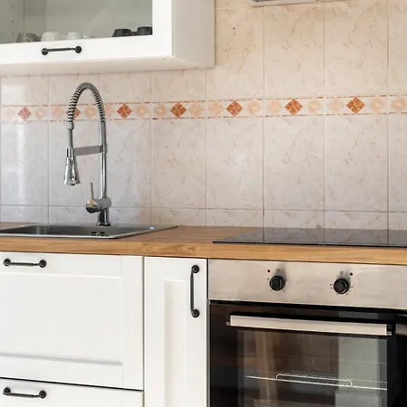 Coral - Private Large Pool & Garden Villa Famalicao