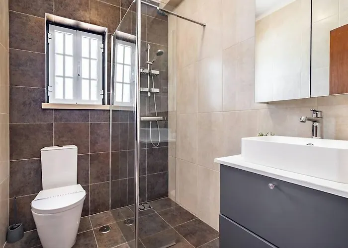 Coral - Private Large Pool & Garden Willa