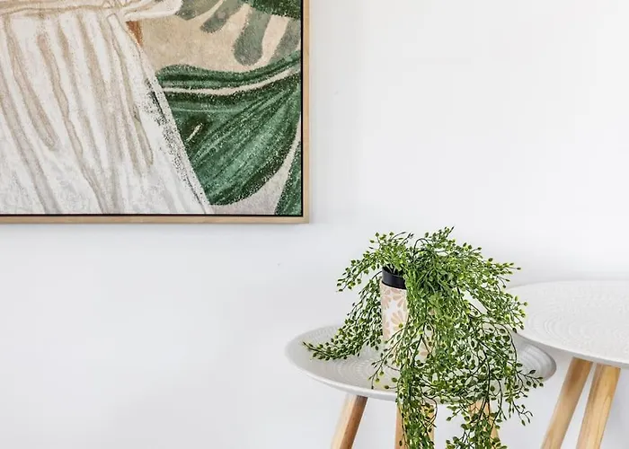 Coral - Private Large Pool & Garden